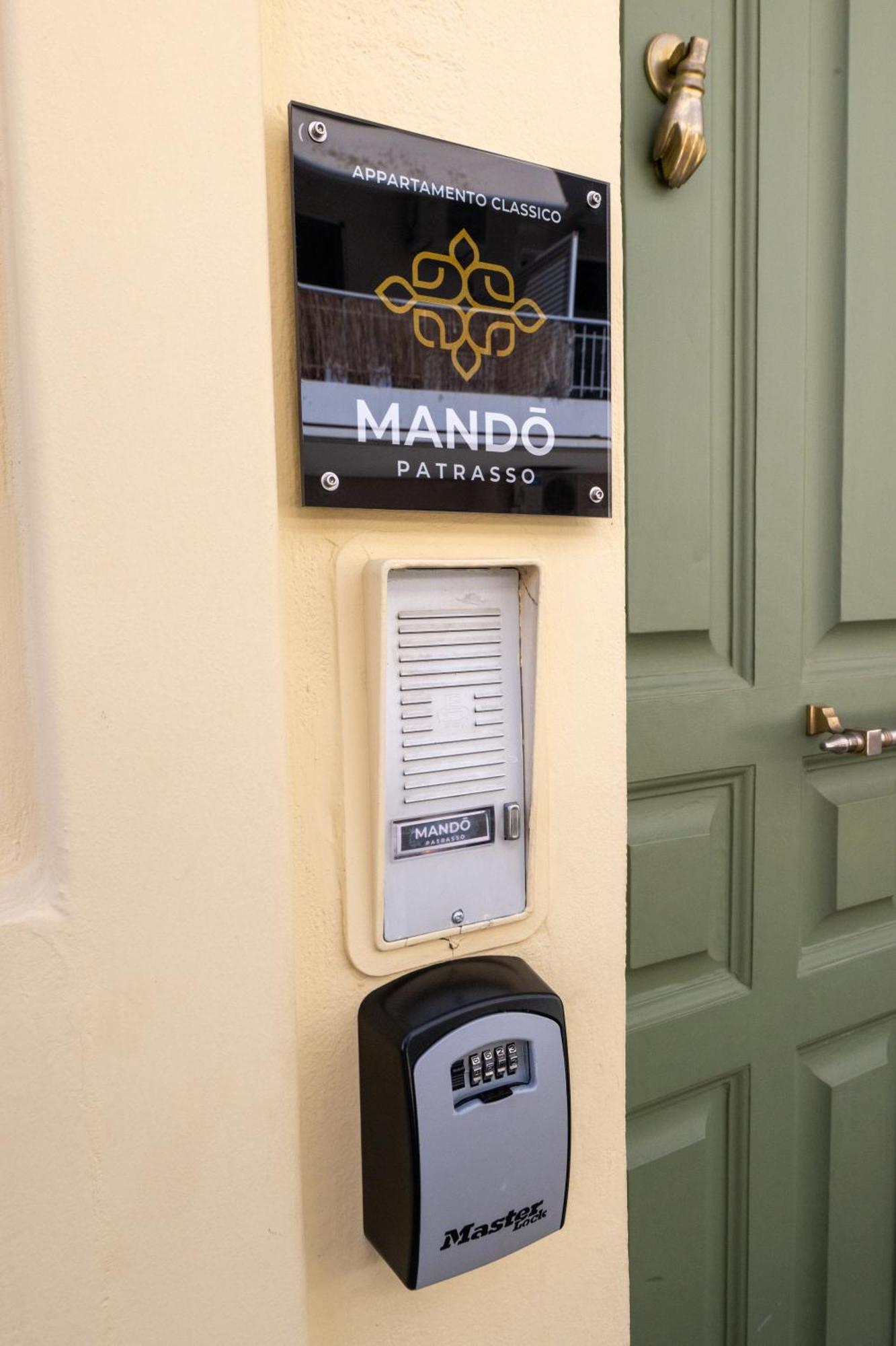 Mando Patrasso - Classical Apartment In The Center Of Patras With Free Parking Екстер'єр фото