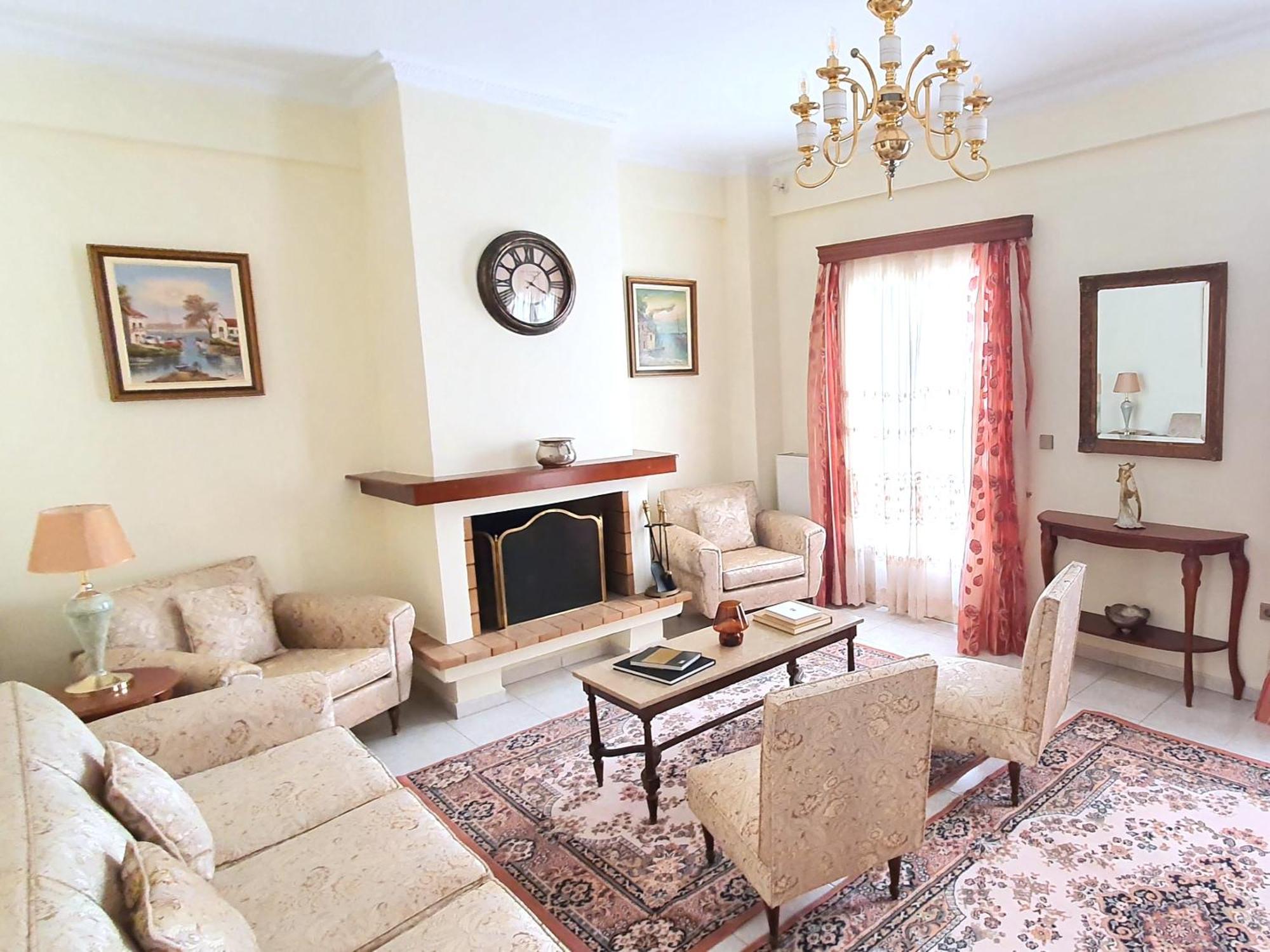 Mando Patrasso - Classical Apartment In The Center Of Patras With Free Parking Екстер'єр фото